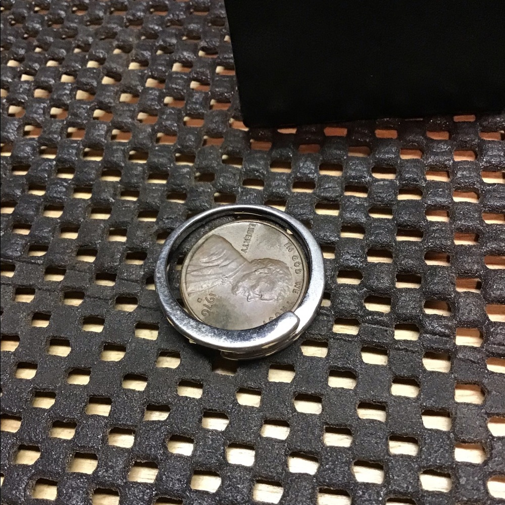 Woman’s ring - Picture 2 of 7